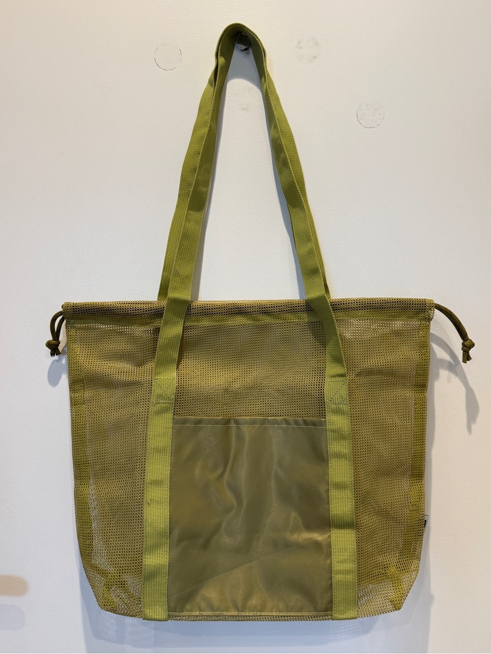 NEW UNIQLO Mesh Drawstring Tote Bag – gym beach grocery shopping everyday use